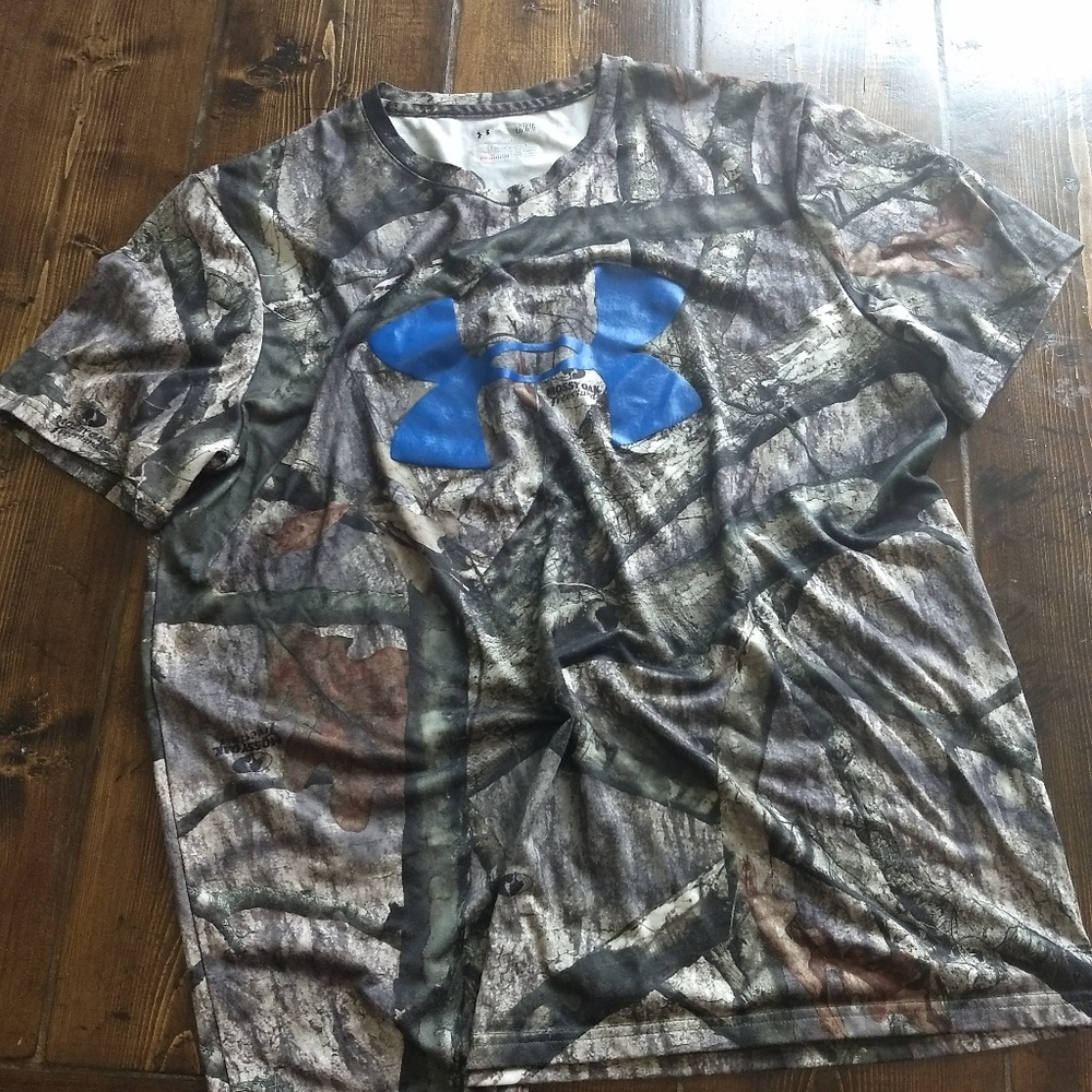 Mens Under Armour tshirt